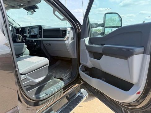 Used 2024 Ford F250 XLT AWD/4WD image 23