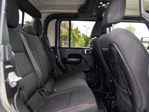 Used 2021 Jeep Gladiator Rubicon w/ Cold Weather Group AWD/4WD image 28