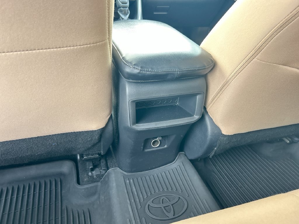 Used 2021 Toyota RAV4 LE FWD image 29