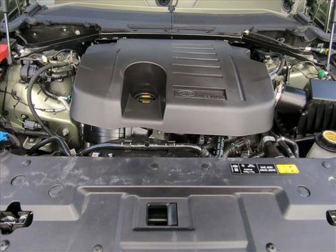 Used 2024 Land Rover Defender 130 S image 25