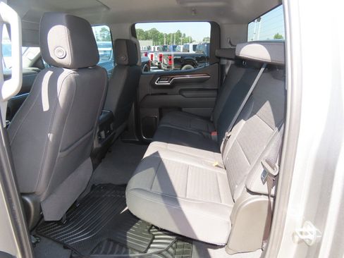 Used 2024 Chevrolet Silverado 1500 LT RWD image 18