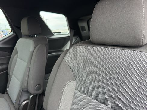 Used 2023 Chevrolet Traverse LT w/ Rear Camera Mirror Package AWD/4WD image 34