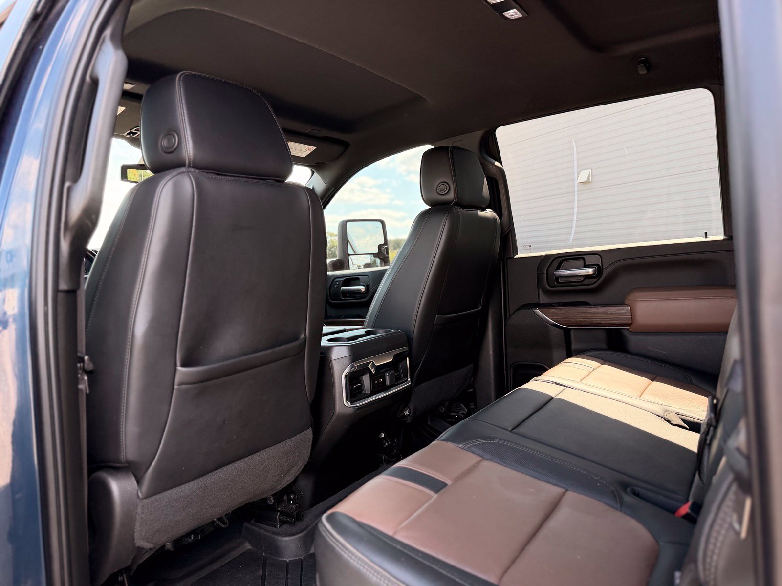 Used 2022 Chevrolet Silverado 2500 High Country AWD/4WD image 26
