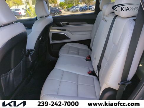 Certified 2020 Kia Telluride EX w/ Towing Package image 14