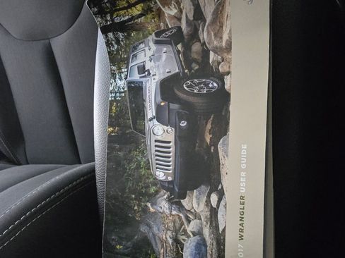 Used 2017 Jeep Wrangler Unlimited Rubicon w/ Connectivity Group image 32