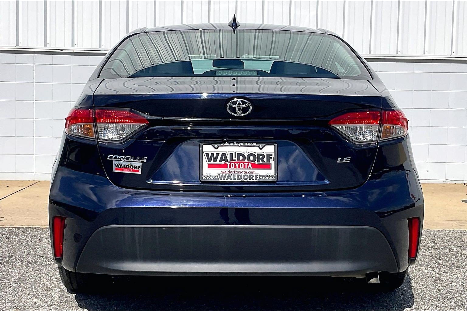 Used 2025 Toyota Corolla LE FWD image 5