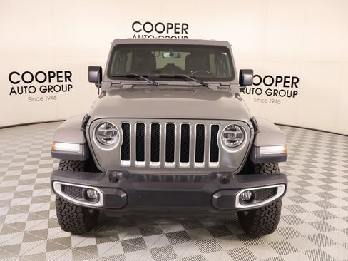 Used 2019 Jeep Wrangler Unlimited Sahara AWD/4WD image 10