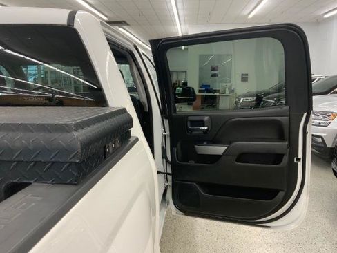 Used 2018 Chevrolet Silverado 1500 LT w/ All Star Edition AWD/4WD image 32