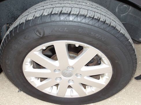 Used 2013 Chrysler Town & Country Touring FWD image 38