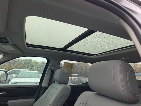 Used 2024 Toyota Tundra Limited image 4