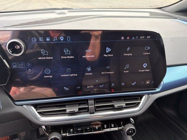 Used 2024 Chevrolet Equinox EV LT FWD image 25