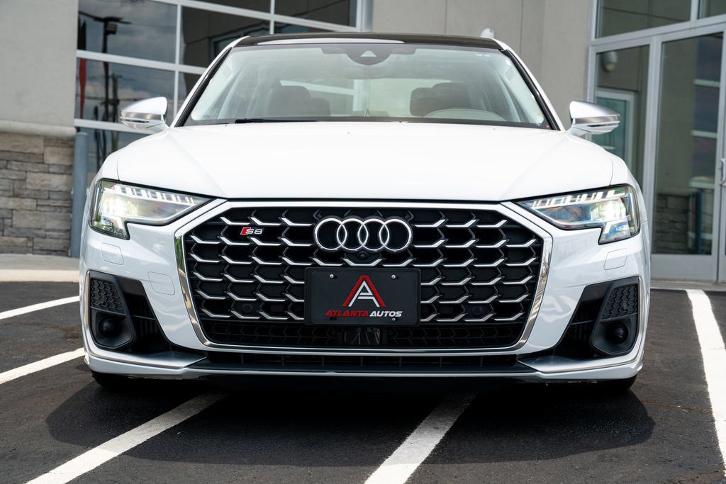 Used 2023 Audi S8 AWD/4WD image 4