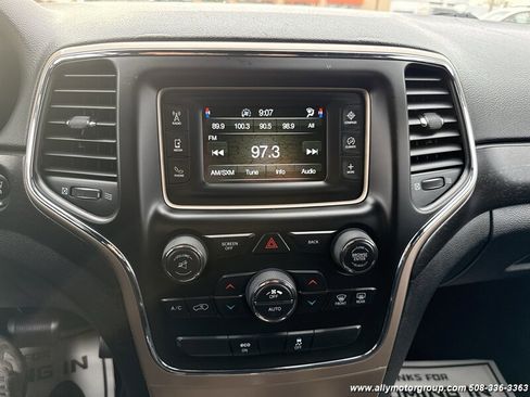 Used 2015 Jeep Grand Cherokee Laredo w/ Quick Order Package 23E image 21