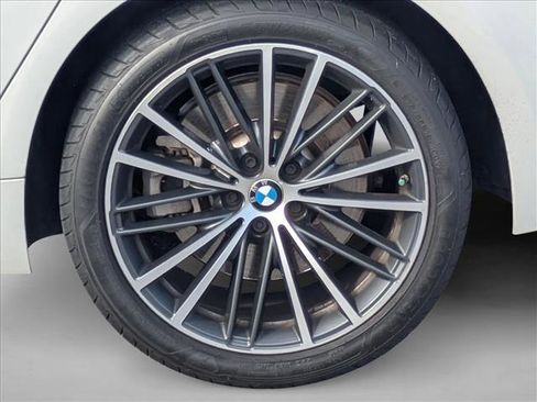 Used 2023 BMW 540i w/ Premium Package image 16