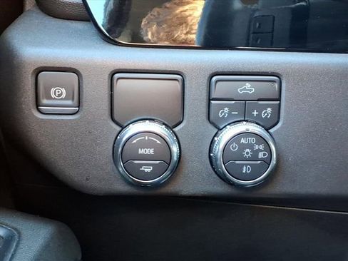 Used 2025 GMC Sierra 1500 Elevation image 13