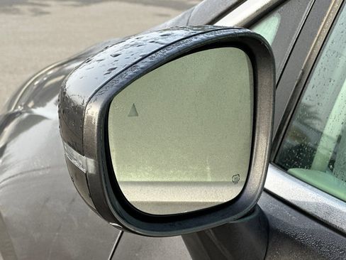 Used 2022 Chrysler Pacifica Touring-L image 55