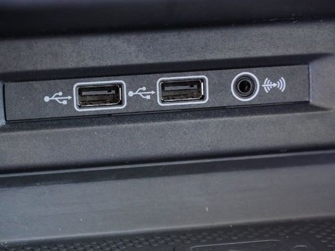 Used 2020 Volkswagen Tiguan SE image 15