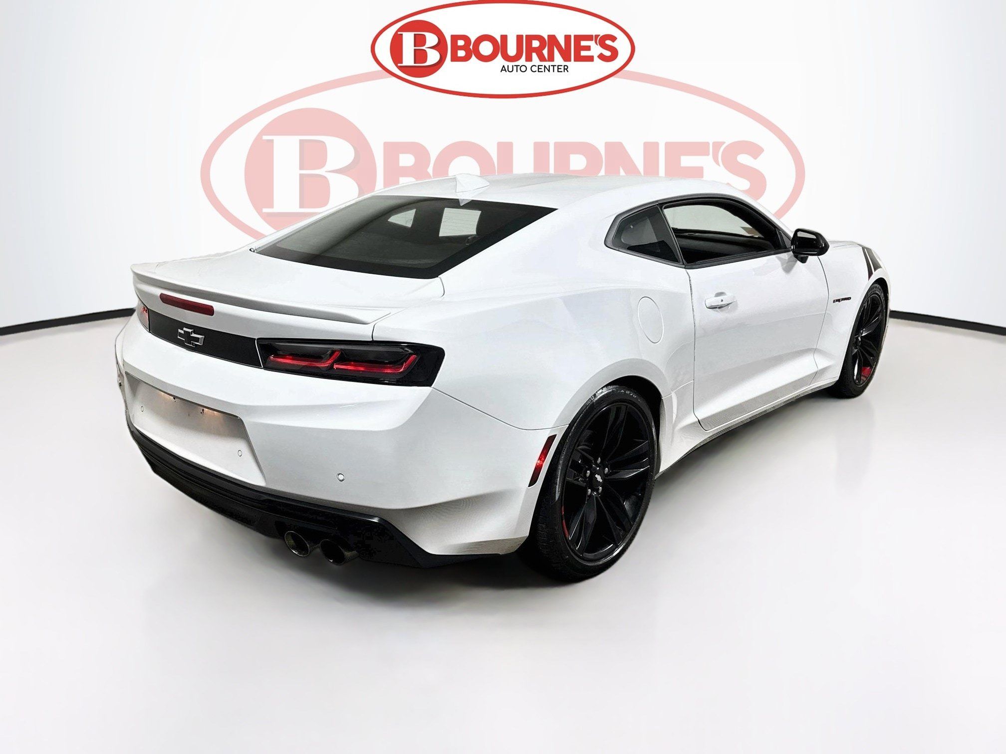 Used 2018 Chevrolet Camaro LT RWD image 12