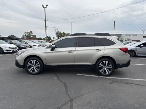 Used 2018 Subaru Outback 2.5i Limited image 6