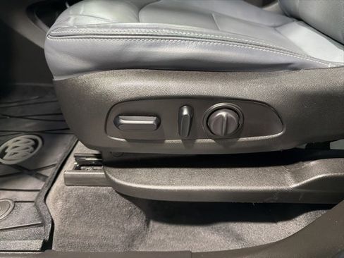 Used 2021 Buick Enclave Essence w/ Sound and Sites Package image 13