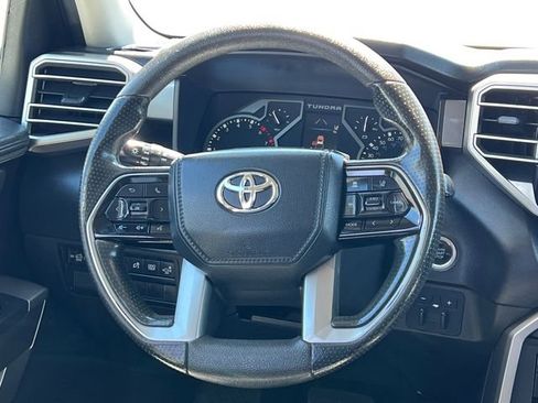 Used 2022 Toyota Tundra SR5 w/ SR5 Convenience Package AWD/4WD image 15