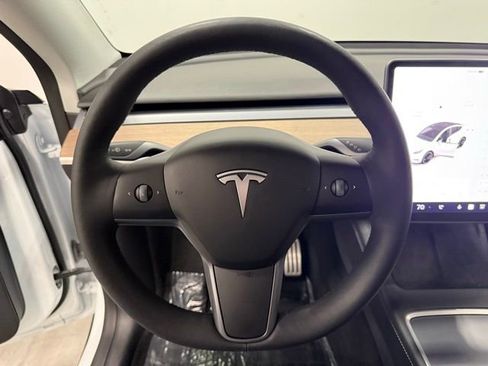 Used 2022 Tesla Model Y Performance image 20