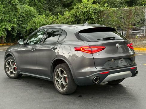 Used 2018 Alfa Romeo Stelvio Sport w/ Quick Order Package 22J Sport AWD/4WD image 3