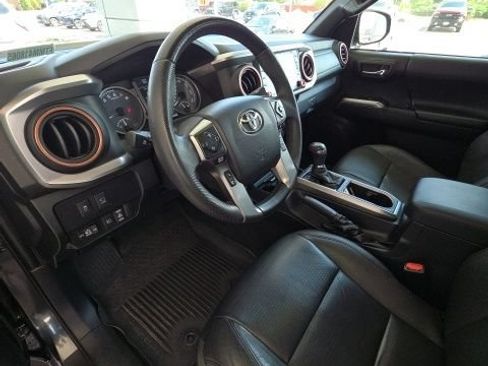 Used 2021 Toyota Tacoma Limited AWD/4WD image 12