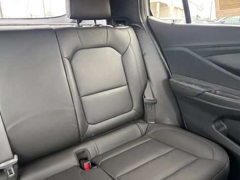 Used 2025 Buick Envista Sport Touring image 36