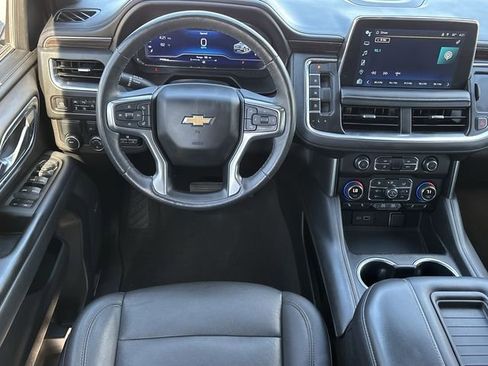 Used 2022 Chevrolet Tahoe LT w/ LT Signature Package image 12