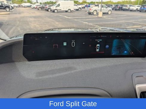 Used 2025 Ford Expedition Active AWD/4WD image 19
