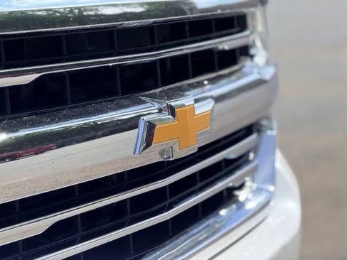 Used 2018 Chevrolet Silverado 1500 High Country AWD/4WD image 29