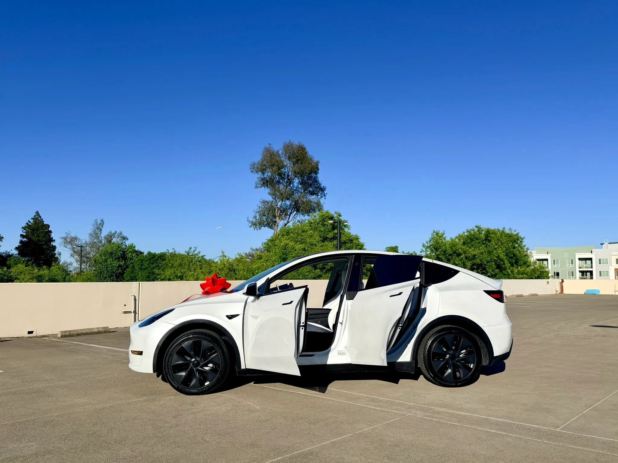 Used 2024 Tesla Model Y Long Range RWD image 47