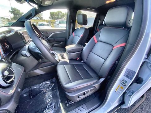 Certified 2025 Chevrolet Colorado Z71 w/ Z71 Convenience Package 2 image 11