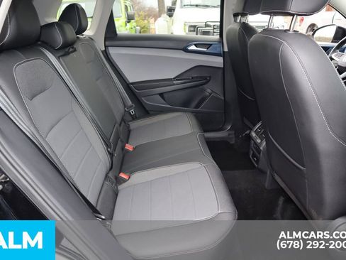 Used 2024 Volkswagen Taos SE image 24