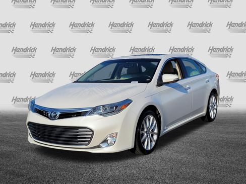 Used 2015 Toyota Avalon Limited FWD image 3