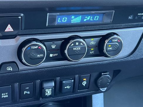 Used 2021 Toyota Tacoma TRD Sport w/ Technology Package AWD/4WD image 24