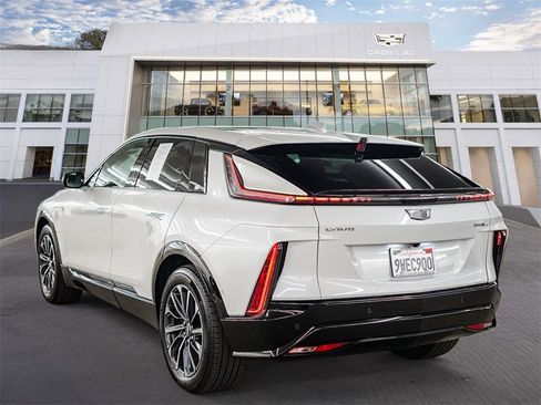 Used 2025 Cadillac Lyriq Sport image 4