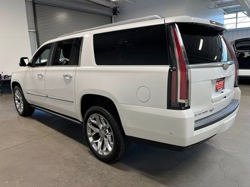 Used 2019 Cadillac Escalade ESV Platinum AWD/4WD image 5