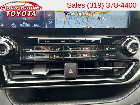 Used 2022 Toyota Highlander Limited AWD/4WD image 30