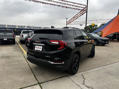 Used 2024 GMC Terrain AT4 AWD/4WD image 14