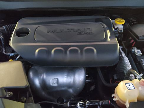 Used 2019 Jeep Cherokee Limited FWD image 30