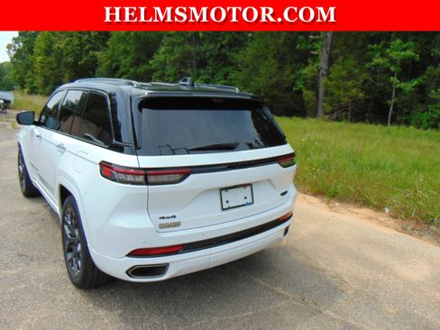Certified 2025 Jeep Grand Cherokee Summit w/ Adv Protech Group IV AWD/4WD image 17