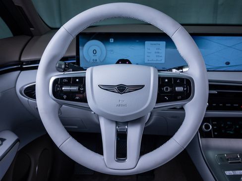 New 2026 Genesis GV70 2.5T Advanced w/ G1 Accessory Package AWD/4WD image 15