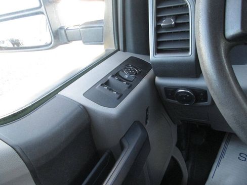 Used 2018 Ford F250 XL w/ Power Equipment Group AWD/4WD image 15