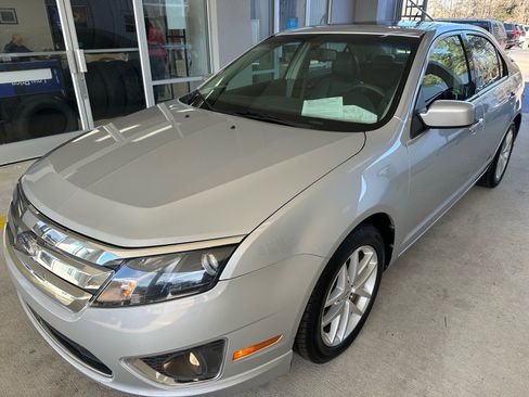 Used 2010 Ford Fusion SEL image 3