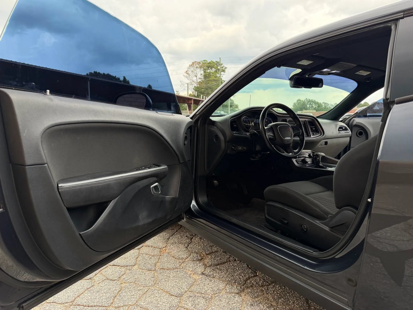 Used 2019 Dodge Challenger R/T RWD image 8