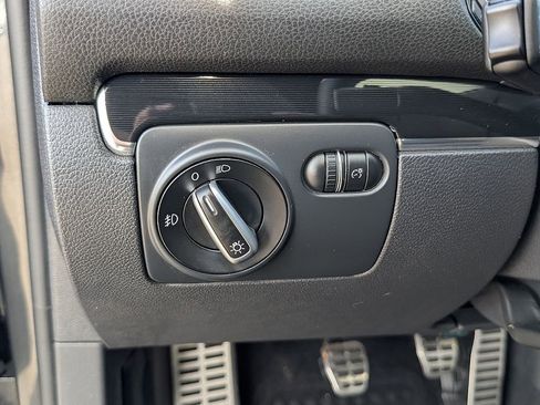 Used 2012 Volkswagen GTI 2-Door image 22