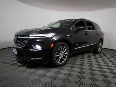 Used 2023 Buick Enclave Avenir image 7