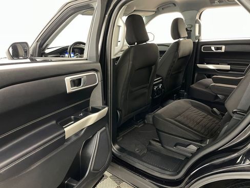 Used 2021 Ford Explorer XLT AWD/4WD image 43